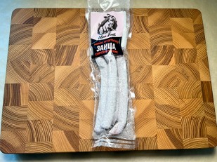 Мясные снеки: Колбаски сыровяленые Mini Fuet 