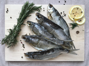Арахис в глазури со вкусом холодец и хрен: Вобла вяленая астраханская крупная