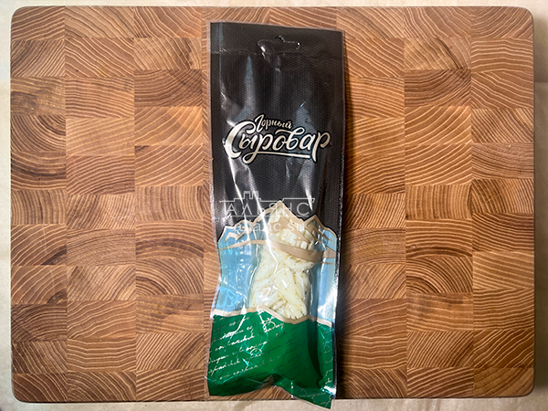 Сыр 100 гр ГОРНЫЙ СЫРОВАР (Косичка с укропом и чесноком) в Тольятти