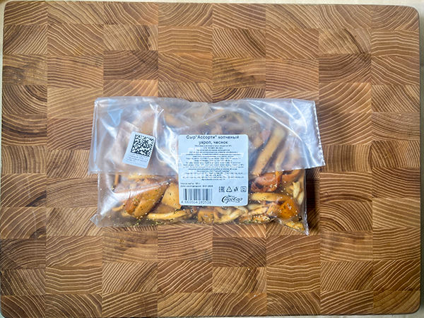 Сыр 150 гр ГОРНЫЙ СЫРОВАР (Ассорти копчёный с укропом и чесноком) в Тольятти