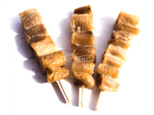 Картофель «Бруто» со вкусом сметаны и зелени 70 гр.: Шашлычок из сома холодного копчения